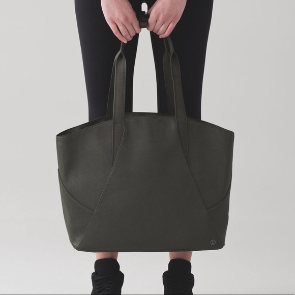 🚫SOLD🚫Lululemon All Day Tote - Picture 1 of 6